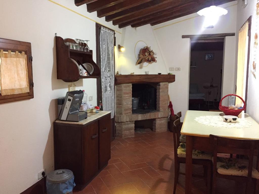 פיינצה Agriturismo Torrenieri Da Alessandro מראה חיצוני תמונה